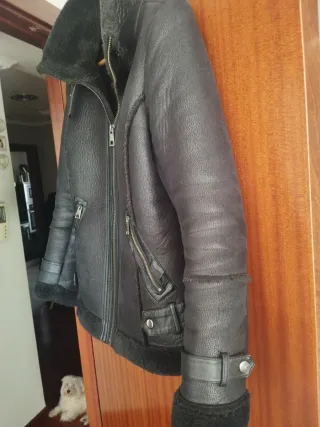 Cazadora negra borreguito interior