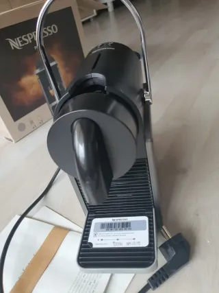 Cafetera Nespresso Pixie