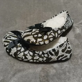 Bailarinas con lentejuelas y lazo