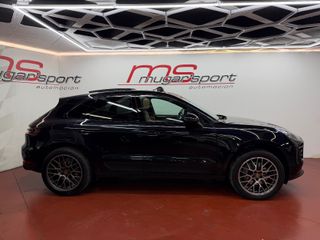 Porsche Macan -