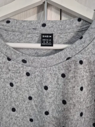 Camiseta SHEIN lunares gris talla M