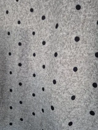 Camiseta SHEIN lunares gris talla M