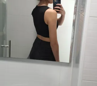 Chaleco negro crop top