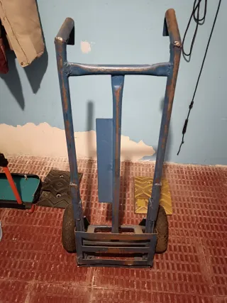 Carretilla plegable de carga con dos ruedas