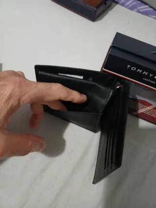 Billetera-tarjetero Tommy Hilfiger Cuero .hombre