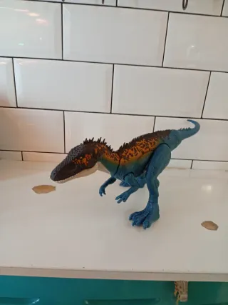 Jurassic World Carcharodontosaurus Figura