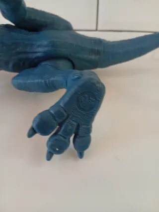 Jurassic World Carcharodontosaurus Figura