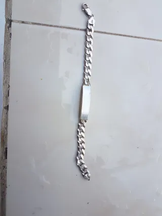 Pulsera de plata con placa