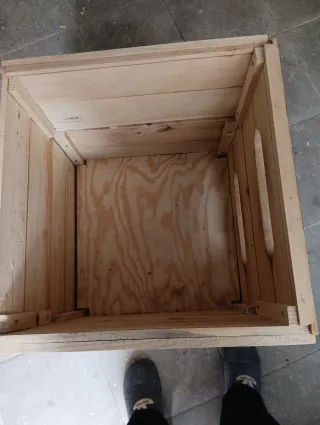 Contenedor de madera reciclada con asas 46x47x49 c