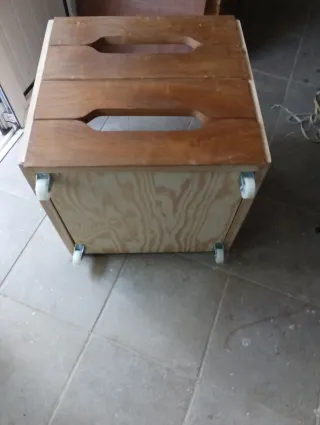 Contenedor de madera reciclada con asas 46x47x49 c