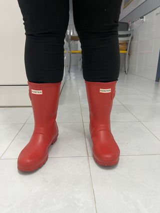 Botas de agua Hunter rojas con calcetines