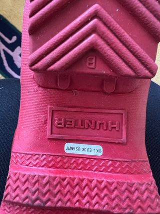 Botas de agua Hunter rojas con calcetines