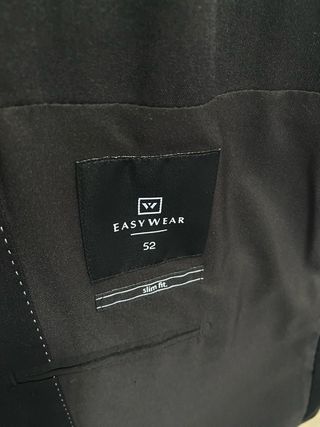 Traje negro Easywear talla L. Usado 2 veces