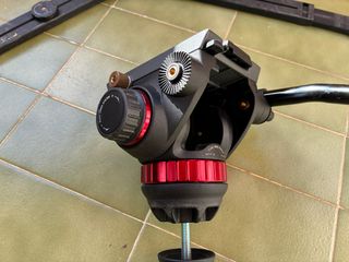 Trípode y Cabezal Manfrotto Profesional MA 520MVB