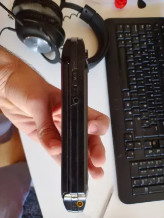 PSP Street Negra + 3 juegos + cargador + funda