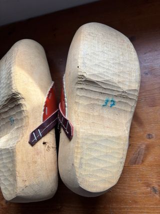 Zuecos de madera talla 37