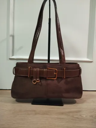 Bolso marrón con cinturón