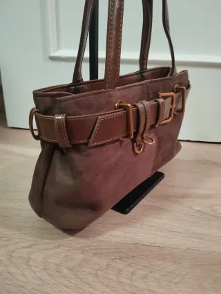 Bolso marrón con cinturón