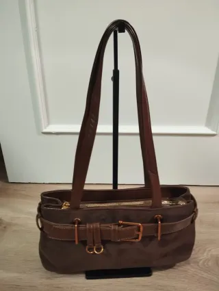 Bolso marrón con cinturón