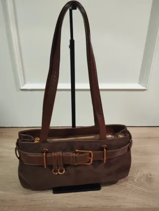 Bolso marrón con cinturón