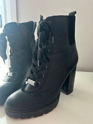 Botines tacón Steve Madden negros cuero
