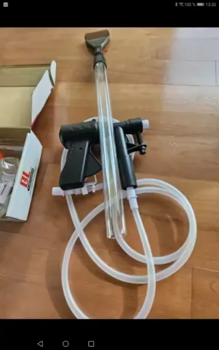 Strumento per pulizia ghiaia e raschietto per acquari con azionamento pneumatico