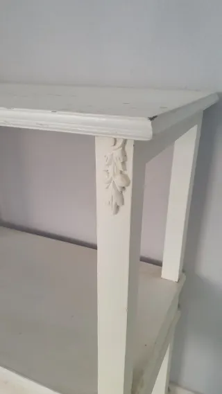 Cómoda vintage madera blanca y dorada