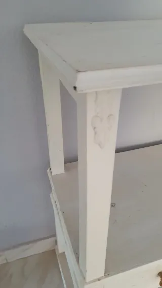 Cómoda vintage madera blanca y dorada