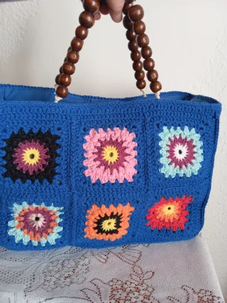 Bolso de ganchillo con flores granny