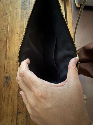 Funda portátil cuero MNG negra