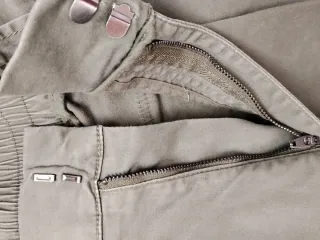 Pantalón verde jogger