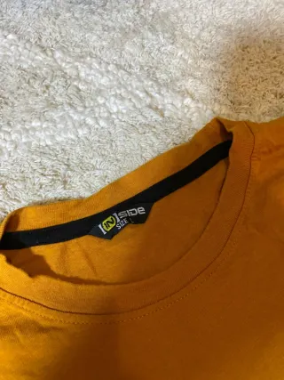 Camiseta Inside manga larga sportswear mostaza