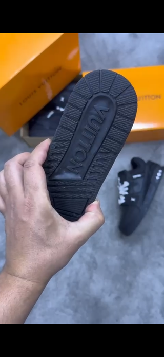 Zapatillas Louis Vuitton Negras Nuevas