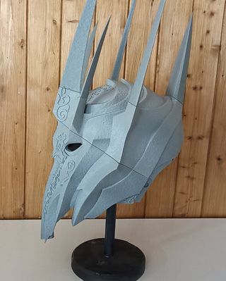 Casco Sauron LOTR Kit Monta y Pinta
