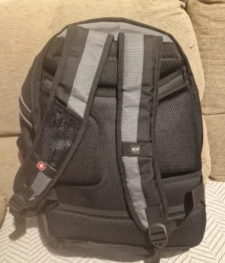 Mochila de montaña negra