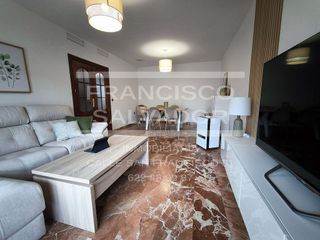 Casa adosada en venta en Lucena