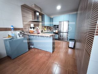 Casa adosada en venta en Lucena