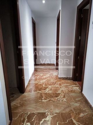 Casa adosada en venta en Lucena