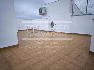 Casa adosada en venta en Lucena