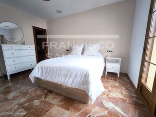 Casa adosada en venta en Lucena