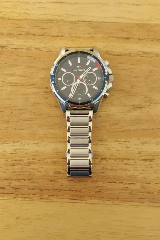 Reloj Tommy Hilfiger Negro y Plateado