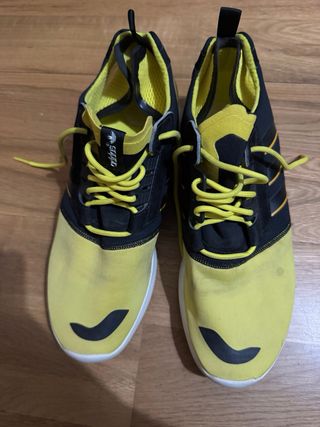 Zapatillas Adidas boost Negras y Amarillas