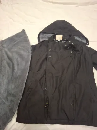 Anorak portabebés negro y gris