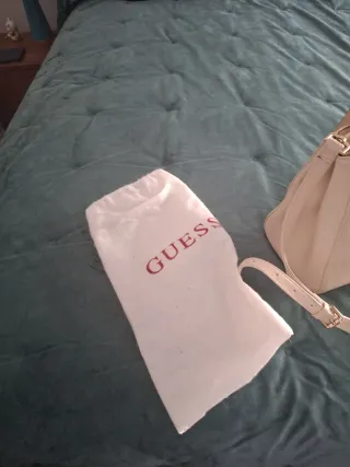 Bolso Guess Crema Piel