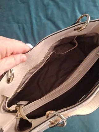 Bolso Guess Crema Piel