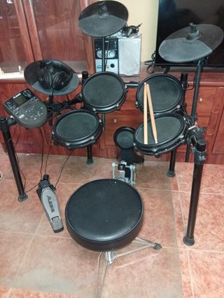 Batería Electrónica Alesis Nitro Mesh 8 Piezas