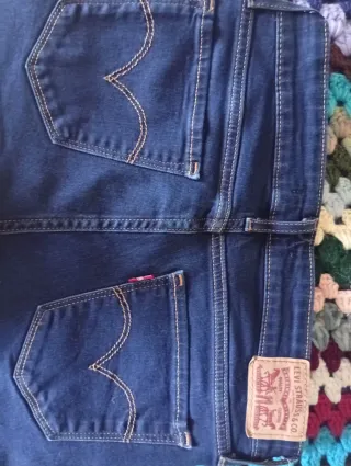 Pantalón pitillo Levi's azul