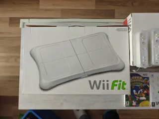 Nintendo Wii con Wii Fit e giochi