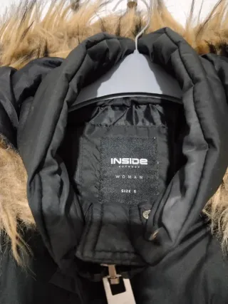 Chaqueta acolchada mujer capucha impermeable