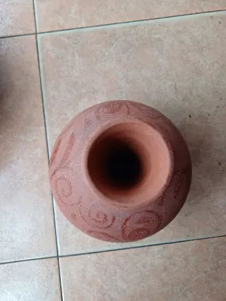 Jarron de terracota con diseño